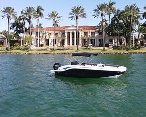 2Hr Private Boat Rental Miami Beach see the Homes of Millionaires & Celebrities