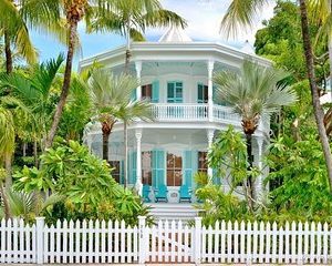 Key West Historic Homes and Island History - Small Group Walking Tour