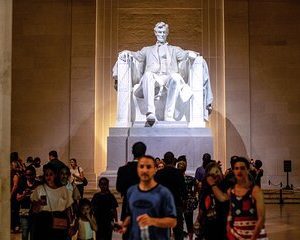 Washington DC After Dark Sightseeing Night-Time Tour with Stops at 8 Top Sites