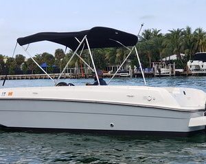 21 ft Boat for 7 people, Gas included, be your own captain. Price per boat