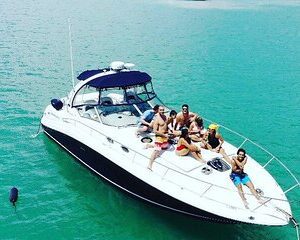 Yacht tour around miami's bay