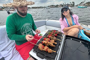 Save 20.00%! Sizzle and Sail Boat Tour with Grilled Lunch Delights in Florida