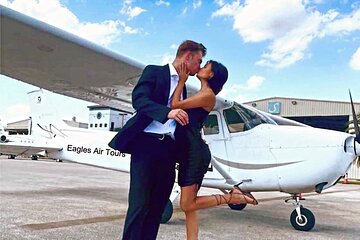 Save 15.00%! Private 60 Minute Romantic Air Tour with Champagne in Miami