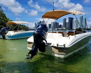 Best Miami self-driving boat rental!