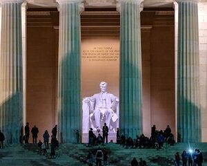 Mount Vernon & Old Alexandria with Night-Time Sightseeing Tour of Washington DC