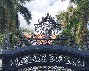 Palm Beach Tour from Miami - Flagler's Museum + Hotel Breakers