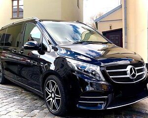 Private Airport Transfer: Washington to Dulles Airport IAD in Luxury Van