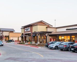 Private Shopping Tour from Dallas to Allen Premium Outlets