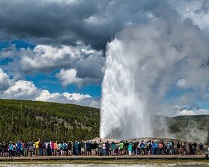 Las Vegas Yellowstone National Park 7 Day Tour From Los Angeles