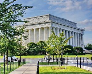 Lincoln Memorial to Washington Monument Tour (Ticket Included)