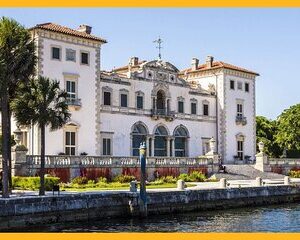 Private Miami Art Tour Vizcaya Wynwood Walls and Art Deco