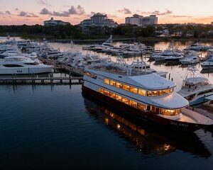 3 Hour Destin Dinner Cruise: Solaris Yacht in Miramar Beach