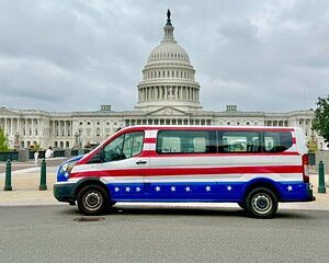 Washington DC Memorials Guided Small Group Minibus Tour