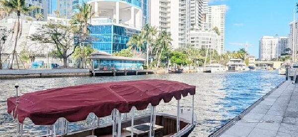 Scenic Boat Tour on Fort Lauderdale's Riverside