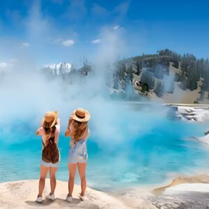 From Jackson Hole: Yellowstone Old Faithful, Waterfalls and Wildlife Day Tour