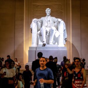 Washington DC Night-Time City Bus Tour with Optional Mount Vernon