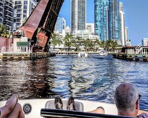 3 hours - Fort Lauderdale Scenic Boat Tour - max 6 pax