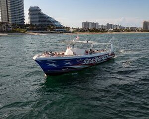 Explore Fort Lauderdale and Intracoastal with Speed boat