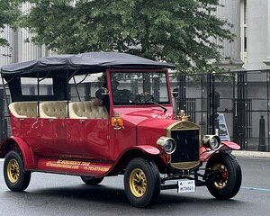 Save 10.01%! Washington DC Sightseeing Tour by Electric cart or Vintage Car