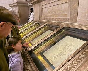 Save 5.00%! Family Friendly National Archives Building Private Tour