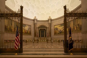 Save 5.00%! National Archives + American History Museum Tour 8ppl Max