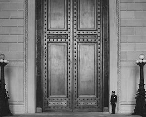 Save 5.00%! National Archives + National Portrait Gallery Tour 6ppl Max