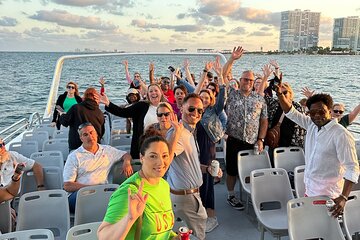 Sea Rocket Sunset and Holiday Lights Cruise in Fort Lauderdale