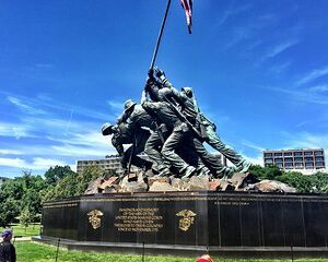 Washington DC City Guided Tour in Private Luxury Vehicle