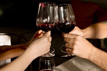 Etna Wine and Food Tasting in an Sicilian Home in Taormina