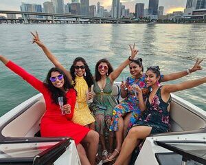 Miami Shared Boat : 2 hours on a 24 ft boat with 6 people total.