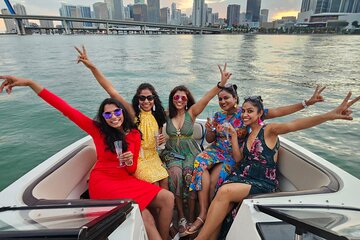 Miami Shared Boat : 2 hours on a 24 ft boat with 6 people total.