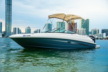 Private 4 hour Boat Rental with Captain in Fort Lauderdale!