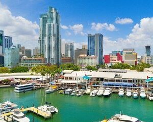 Private Luxury SUV Tour of Miami: Little Havana, Wynwood & More