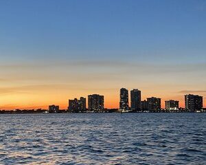 Private Moon-Watch Boat Cruise in Fort Lauderdale