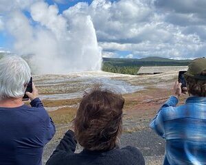 Yellowstone National Park Private Guided Tour - Full Day