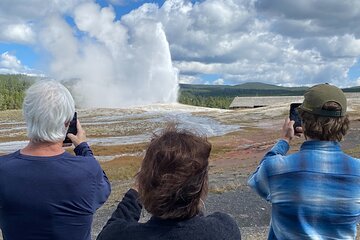 Yellowstone National Park Private Guided Tour - Full Day