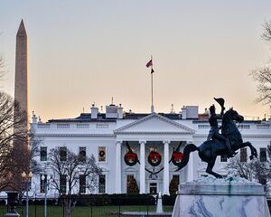 Donuts, Lights & History: DC's Holiday Walking Food Tour
