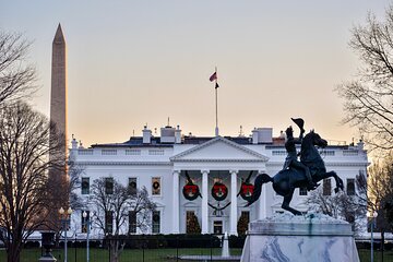 Donuts, Lights & History: DC's Holiday Walking Food Tour