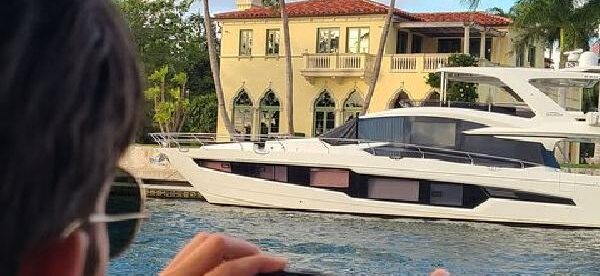 Fort Lauderdale Millionaire Homes Sightseeing Cruise + Free Drink