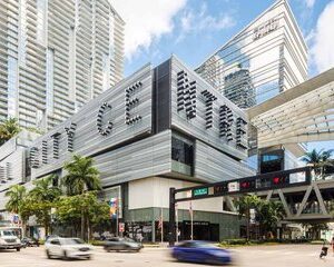 Private Half Day Sightseeing and Food Tour in Miami With Driver