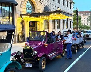 Public or Private DC Moonlight Tour by E-Cart or Vintage Car