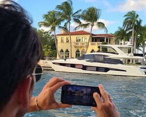 Save 20.00%! Fort Lauderdale Millionaire Homes Sightseeing Cruise + Free Drink