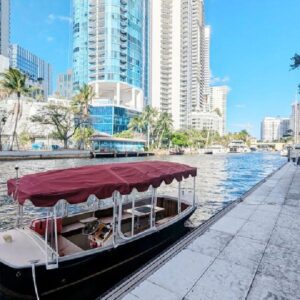 Scenic Boat Tour on Fort Lauderdale's Riverside