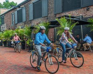 Visit Mount Vernon by Bike: Self-guided Ride with Optional Boat Cruise Return