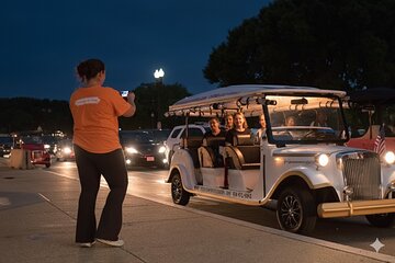 Washington DC Monuments & History Guided Moonlight Tour by E-Cart