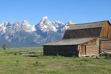 Geysers and Grand Tetons Private Tour from West Yellowstone