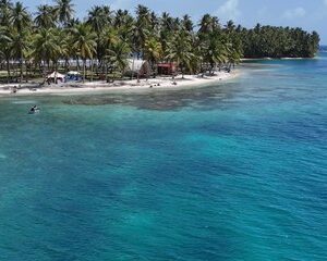 Private island in San Blas with Glamping and Tour