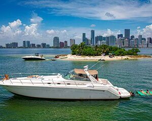5 Stars Yacht Party & Tour for 13 people