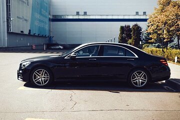 Departure Private Transfer: Washington to National Airport DCA in Business Car